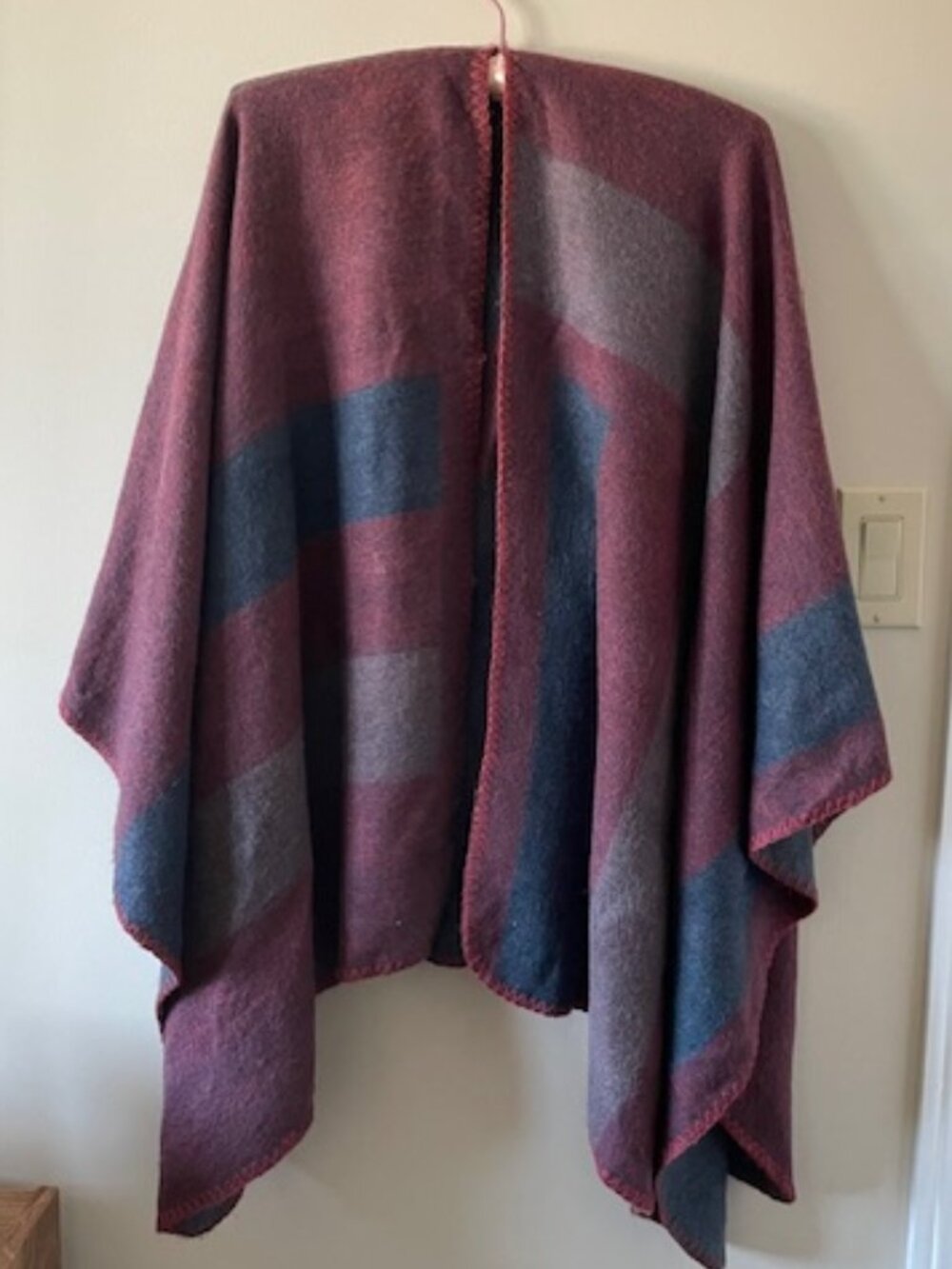 BB Dakota by Steve Madden  Poncho/Shawl  - Large Size Wrap Around -Bold Colours